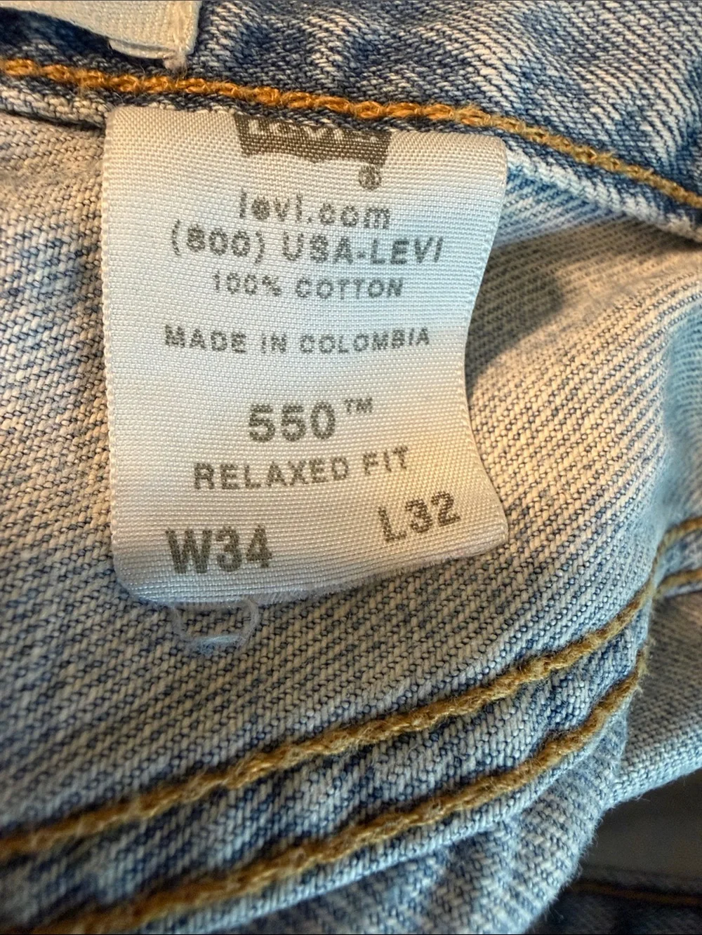 LNWOT Mens Levi’s Relaxed Fit 550 34x32